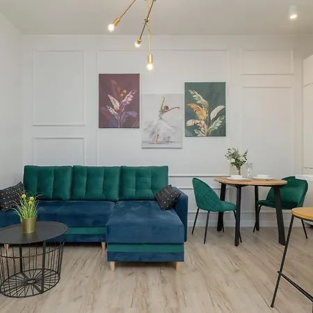 Spacious Near Cardiology Clinic By Renters 아파트 *