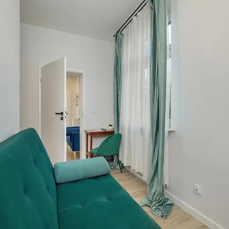 아파트 Spacious Near Cardiology Clinic By Renters 크라쿠프