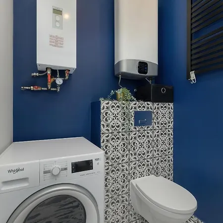 아파트 Spacious Near Cardiology Clinic By Renters