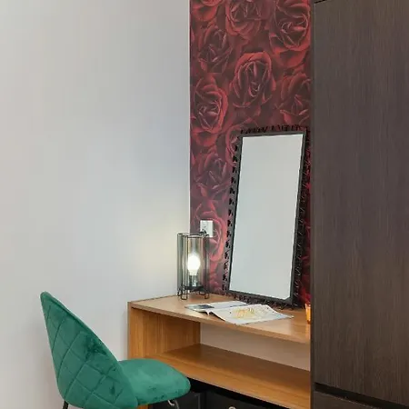 아파트 Spacious Near Cardiology Clinic By Renters 크라쿠프