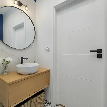 Spacious Near Cardiology Clinic By Renters شقة