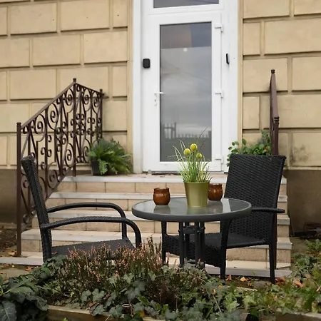 Spacious Near Cardiology Clinic By Renters شقة *