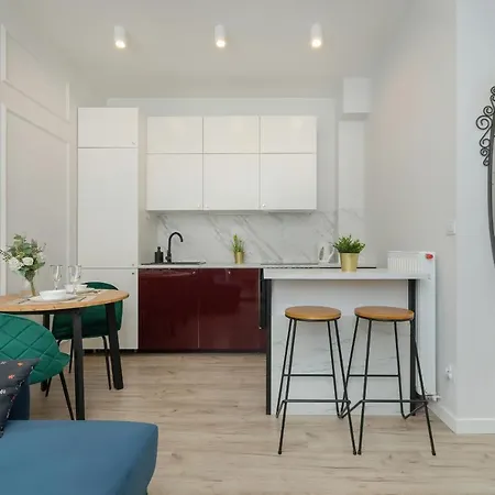 Spacious Near Cardiology Clinic By Renters شقة *